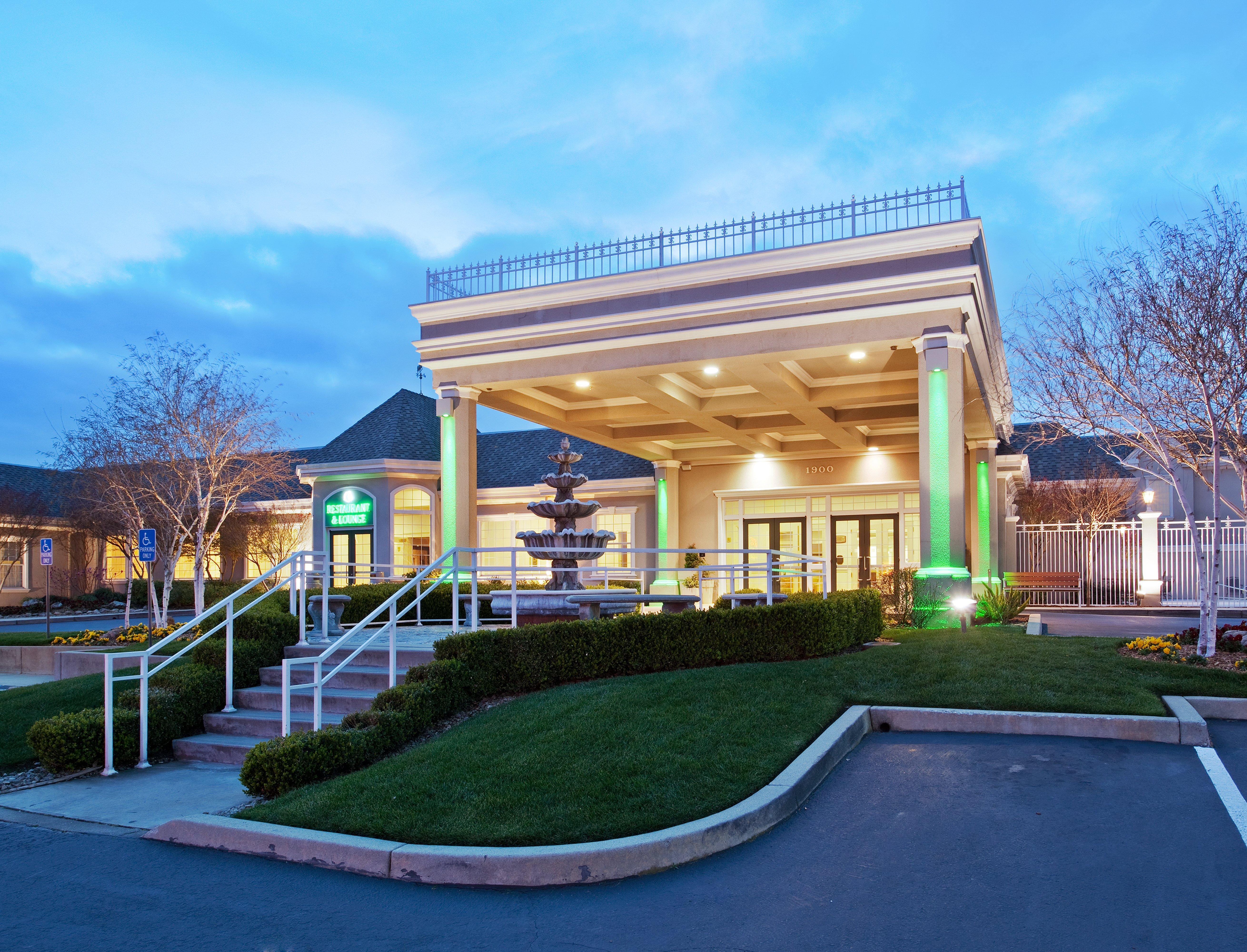 Holiday Inn Redding By Ihg Exterior foto